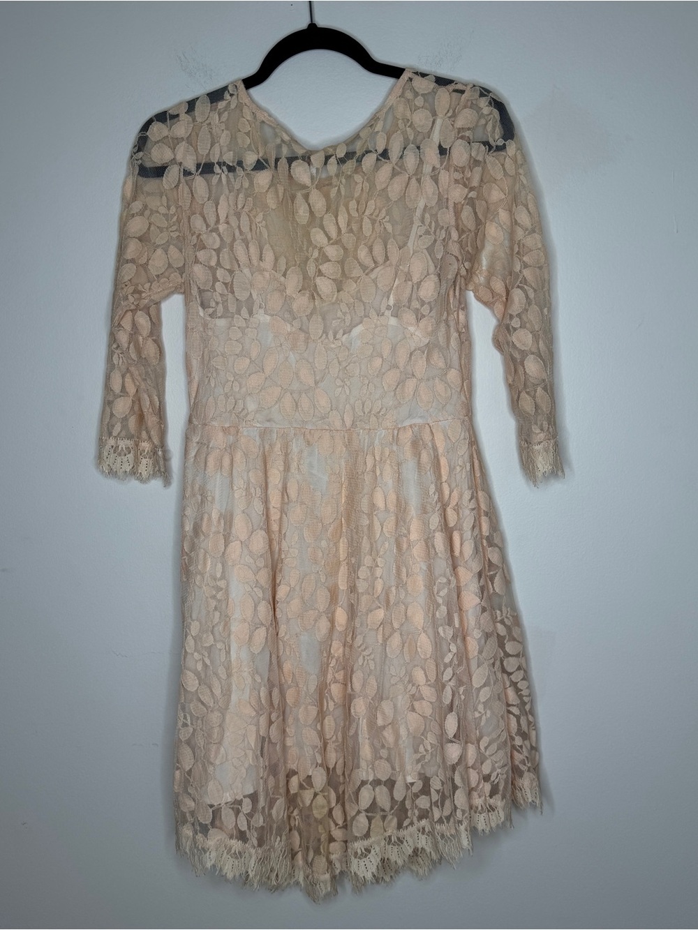 Free People Lace Scalloped Trim Mini Dress Soft Creamy Nude Peach Size 4 - Picture 4 of 5